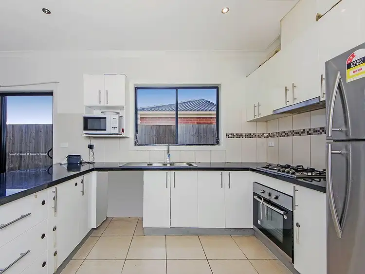 Sixth view of Homely house listing, 2/18 Vassar Court, Truganina VIC 3029