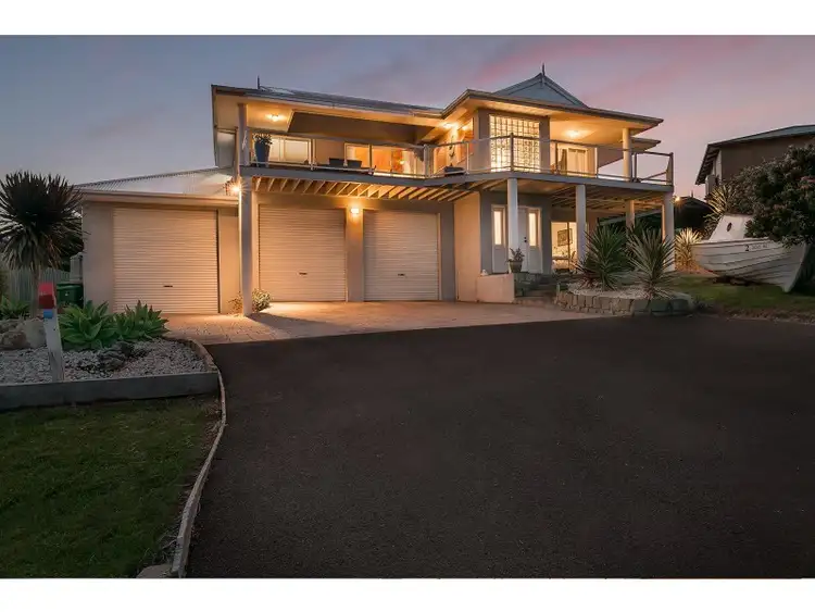 2 Beach Road, Rhyll VIC 3923