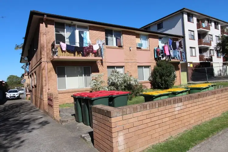 2/33 York Street, Fairfield NSW 2165