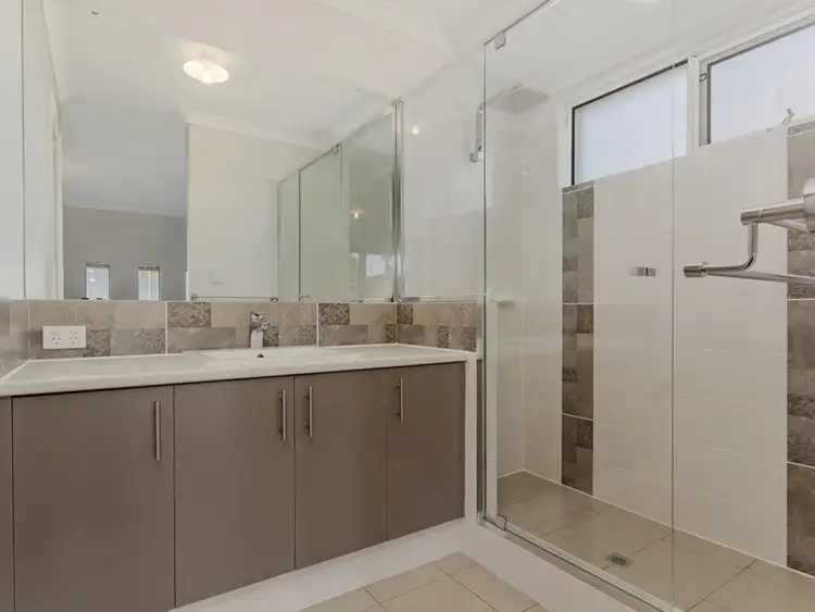 Fourth view of Homely house listing, 2 Jiri Court, Singleton WA 6175