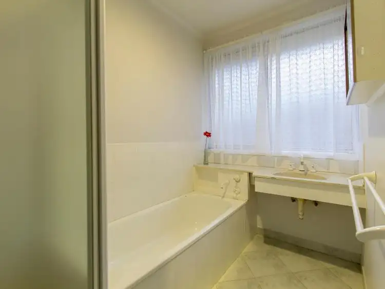 Sixth view of Homely house listing, 2 Boree Court, Frankston VIC 3199