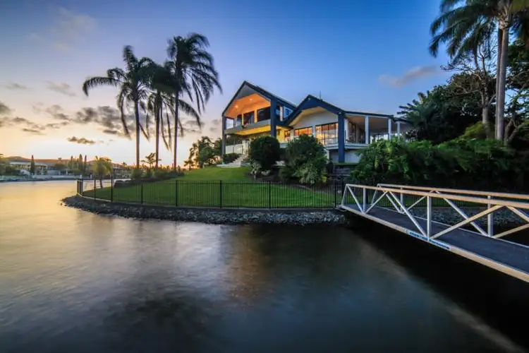 2 Glenbrook Avenue, Benowa Waters QLD 4217