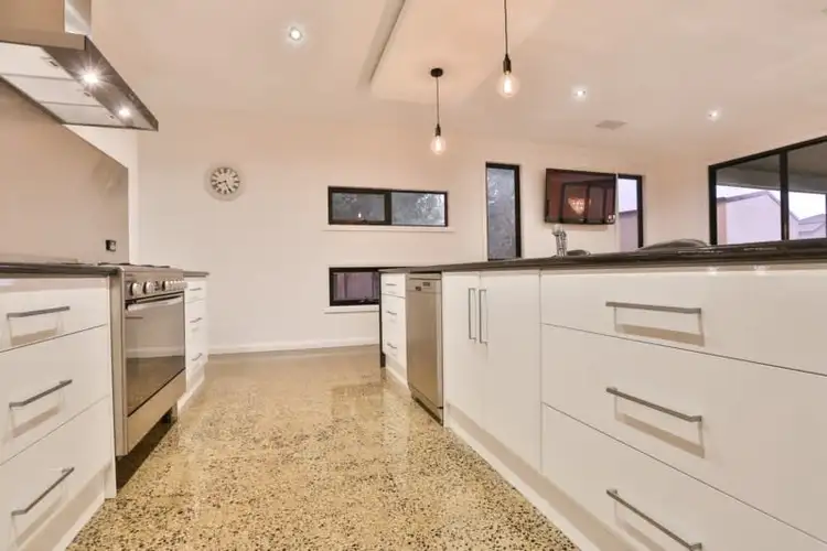 Fifth view of Homely house listing, 27 Philippa Crescent, Mildura VIC 3500