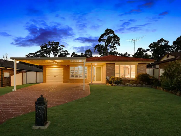 43 Carbasse Crescent, St Helens Park NSW 2560