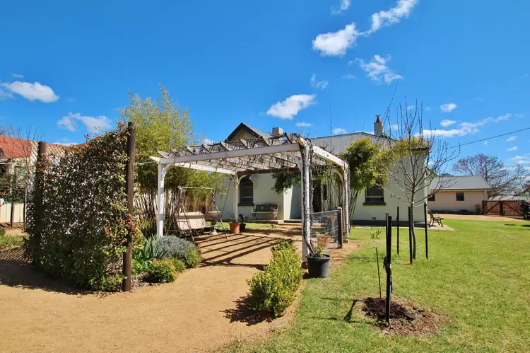 35 Thornhill Street, Young NSW 2594