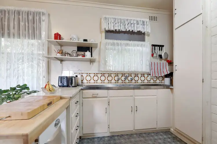 Fifth view of Homely house listing, 10 Bertram Street, Drouin VIC 3818