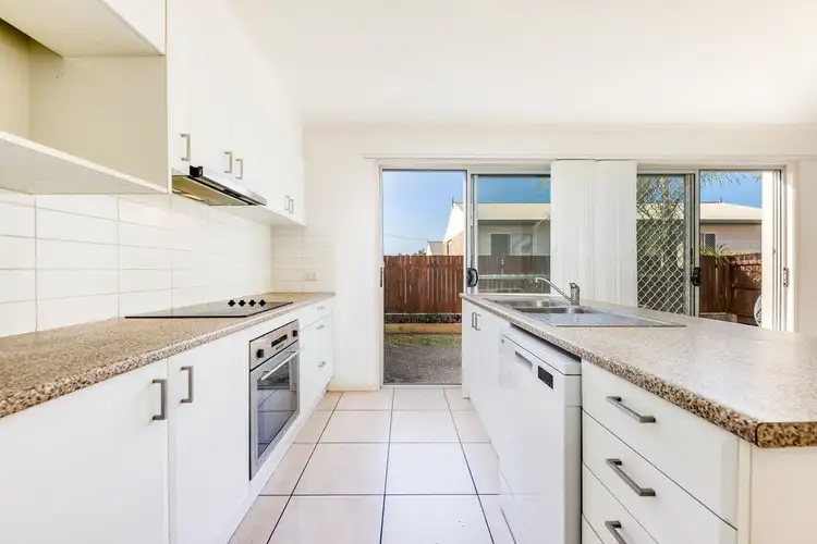 Fifth view of Homely unit listing, 2/4 Ridge Road, Maroochydore QLD 4558