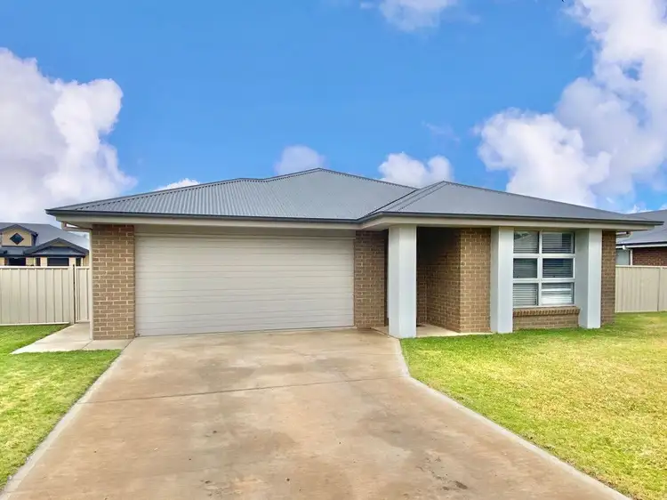 14 John Girdham Place, Forbes NSW 2871