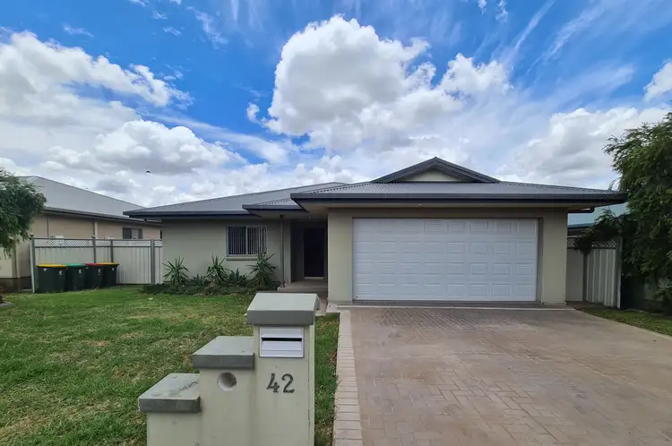 42 Best Street, Parkes NSW 2870