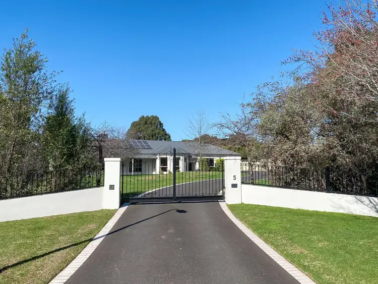 5 Garden Court, Narre Warren South VIC 3805