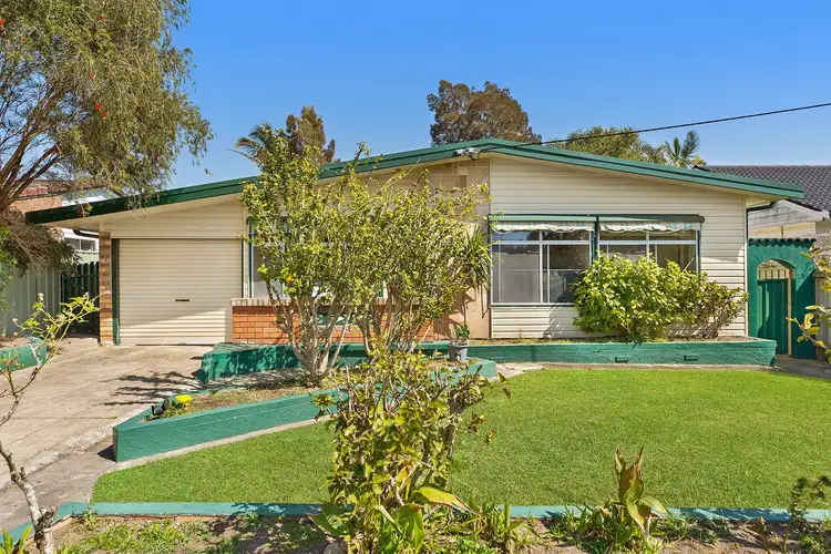 15 Papala Avenue, Bateau Bay NSW 2261