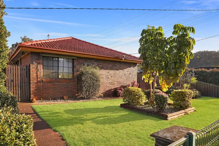 90 Everglades Crescent, Woy Woy NSW 2256