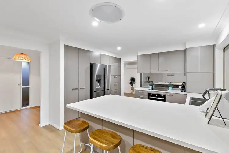 3 Carisbrooke Court, Birkdale QLD 4159