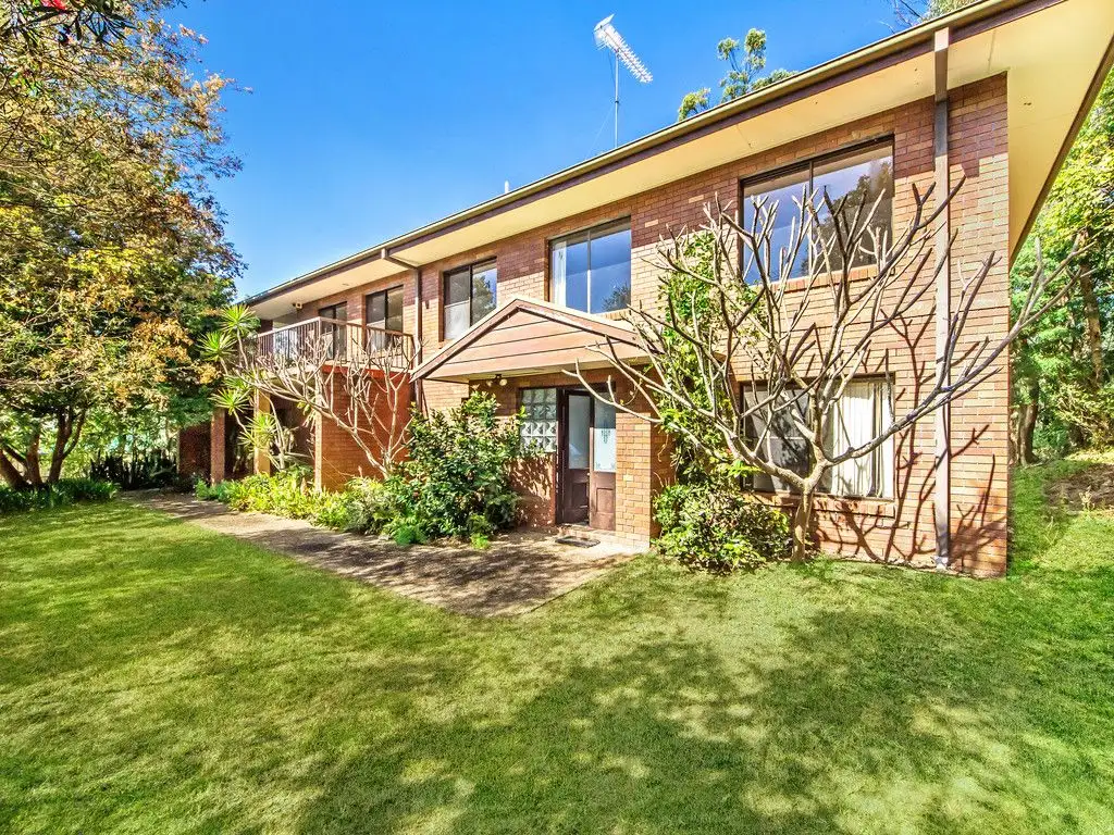 Main view of Homely house listing, 10 Warrambeen Place, Mudgeeraba QLD 4213