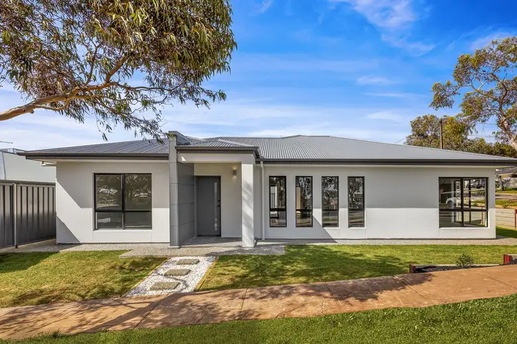 8 Hoods Road, Northfield SA 5085