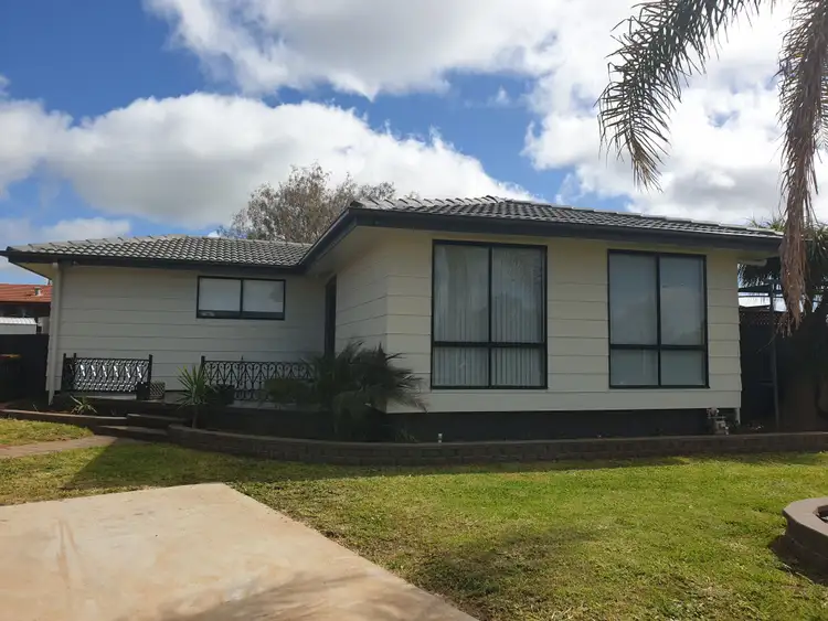 31 Westcott Crescent, Parkes NSW 2870