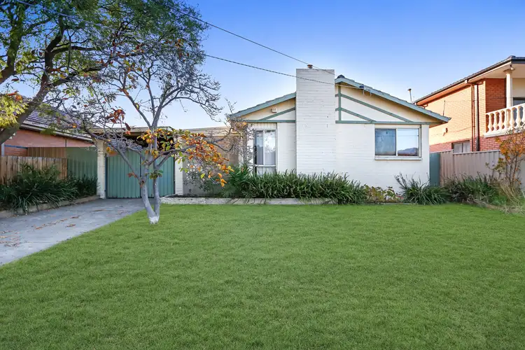 8 Leighton Crescent, Fawkner VIC 3060