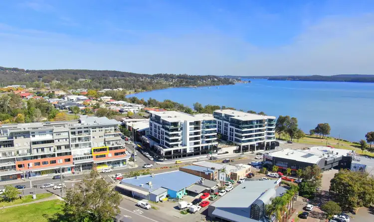202/2 Howard Street, Warners Bay NSW 2282