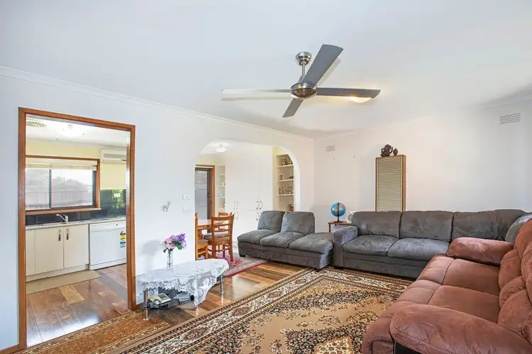Fifth view of Homely house listing, 2/302 Wilsons Road, St Albans Park VIC 3219