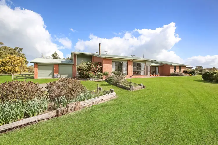 2 Clarke Street, Cobden VIC 3266