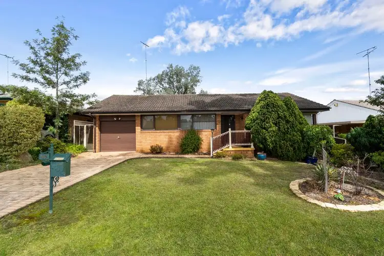 60 Tallowwood Crescent, Bradbury NSW 2560