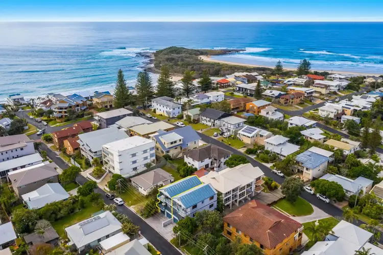 Main view of Homely unit listing, 2/10 Henson Lane, Yamba NSW 2464