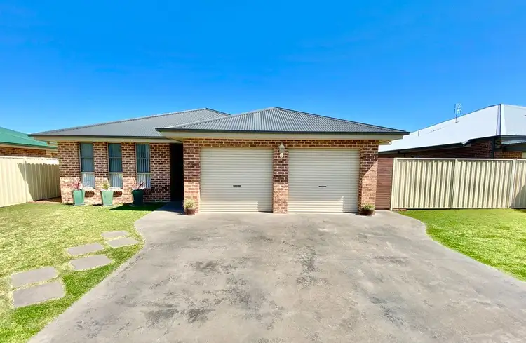 5 Dunstan Close, Forbes NSW 2871