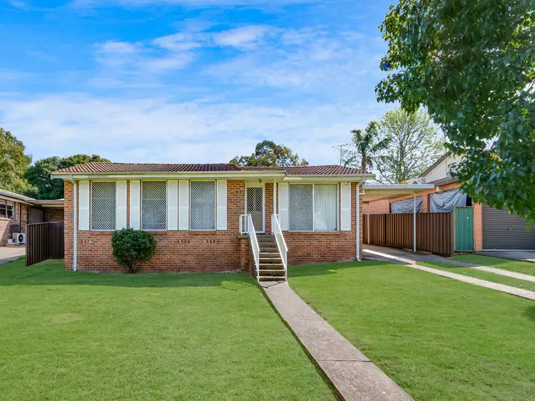 10 Balimo Place, Glenfield NSW 2167