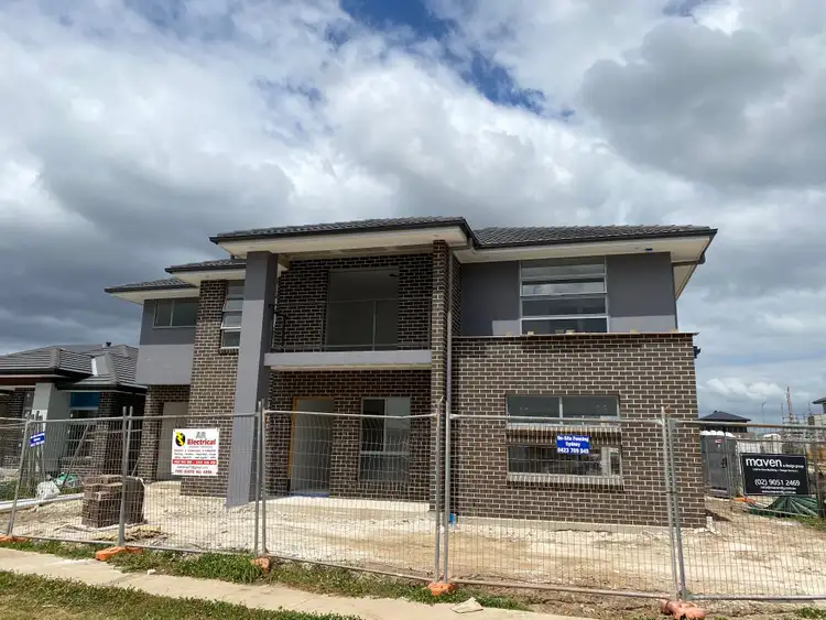 7 Hillston Circuit, Gregory Hills NSW 2557