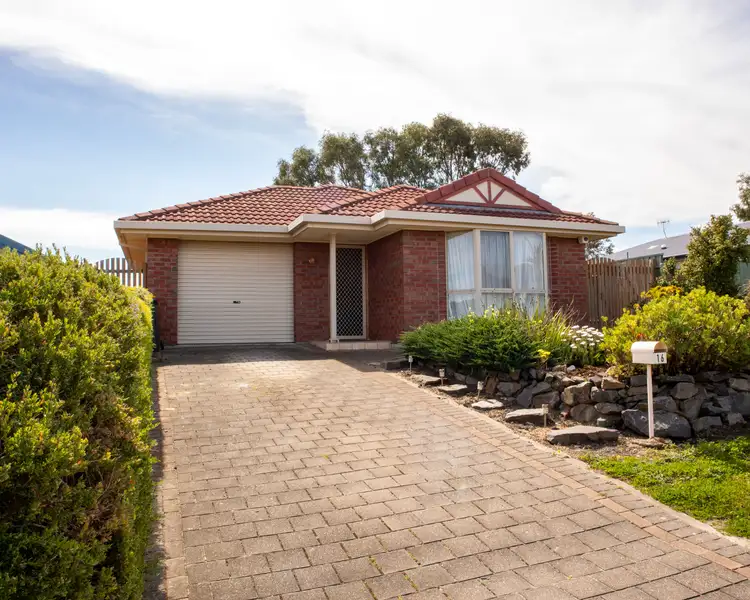 16 Riverway Court, Mccracken SA 5211
