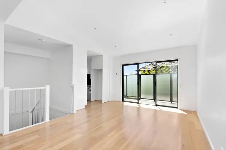 Second view of Homely apartment listing, 5/110 Atherton Road, Oakleigh VIC 3166
