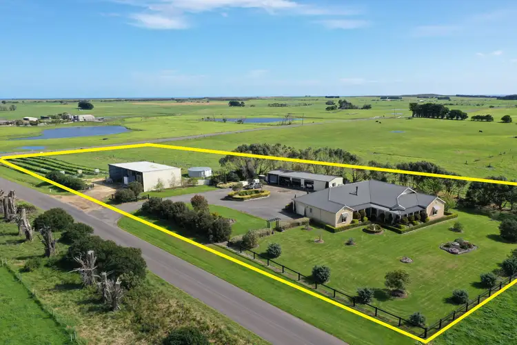 28 Radfords Road, Nirranda South VIC 3268