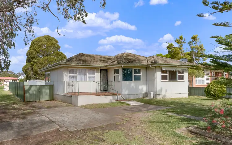 24 Waminda Avenue, Campbelltown NSW 2560