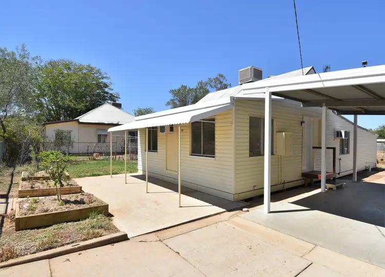 92 Cassowary Street, Longreach QLD 4730