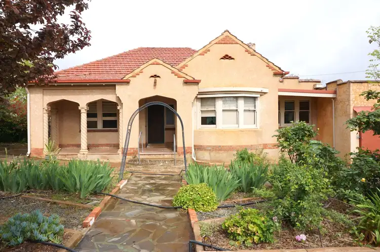 44 Strickland Street, Clare SA 5453