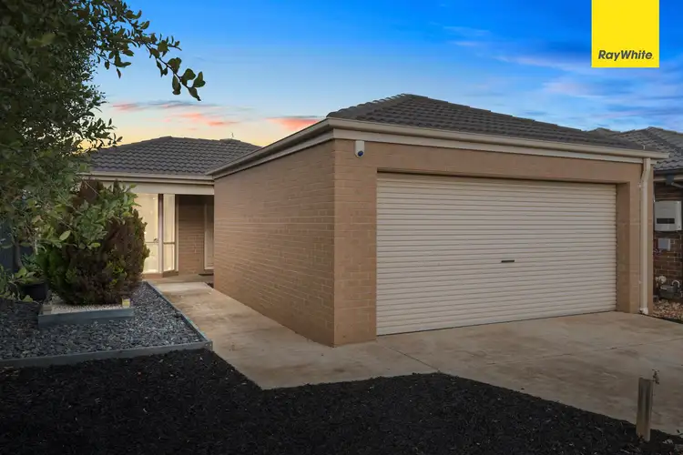 8 Hall Mark Place, Kurunjang VIC 3337