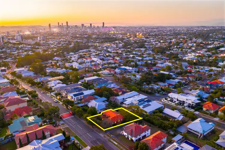 52 Newman Avenue, Camp Hill QLD 4152