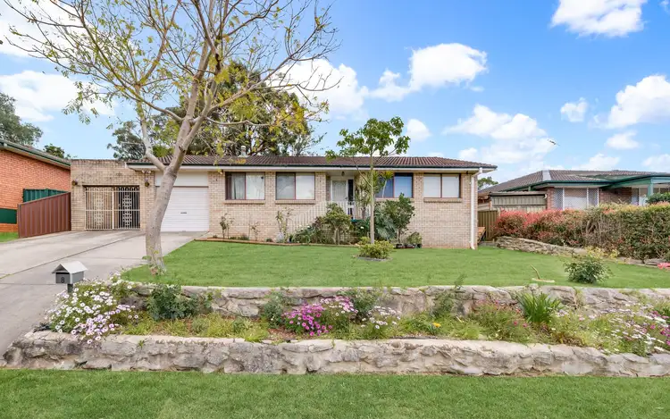 8 Jinkins Place, Ambarvale NSW 2560