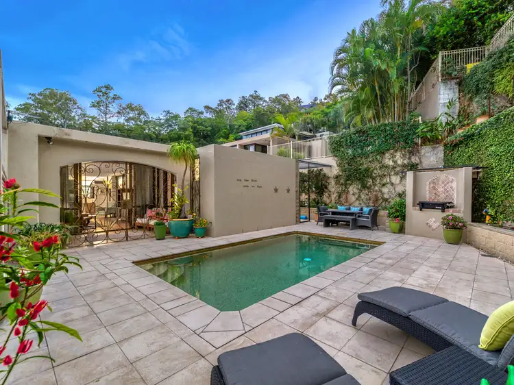 2/6 Golden Orchid Close, Bardon QLD 4065
