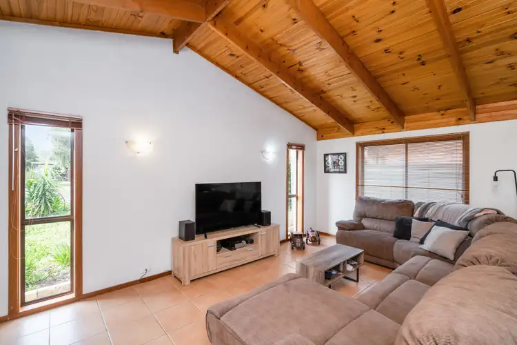6 Hume Street, Lake Albert NSW 2650