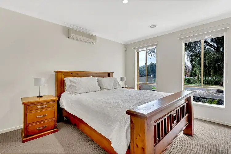 Fifth view of Homely house listing, 28 Crossdale Green, Craigieburn VIC 3064