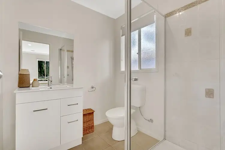 Sixth view of Homely house listing, 28 Crossdale Green, Craigieburn VIC 3064