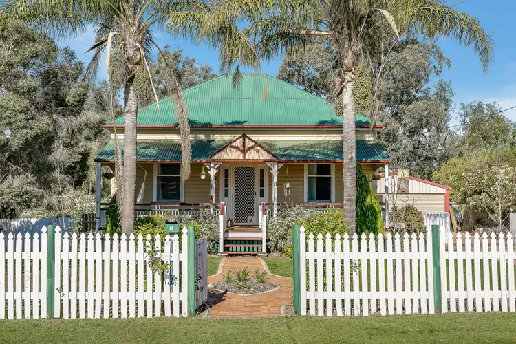 8 Hamilton Street, Wyreema QLD 4352
