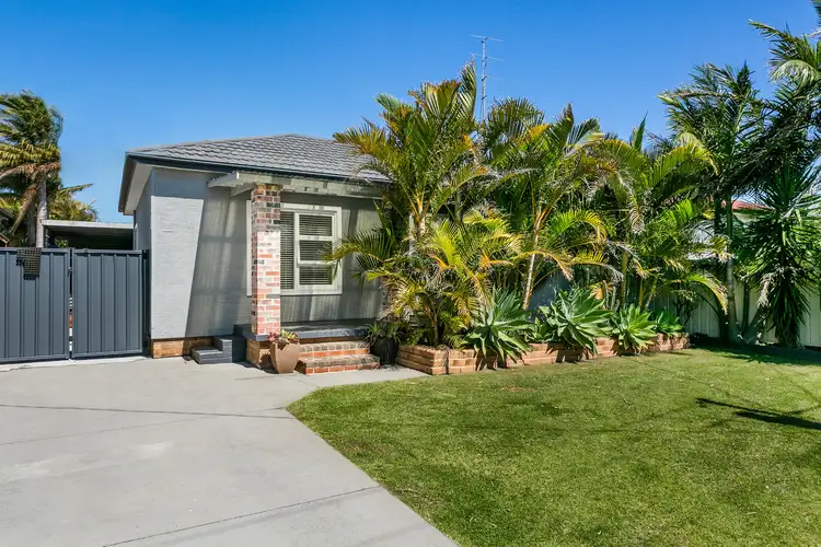 11 William Avenue, Warilla NSW 2528
