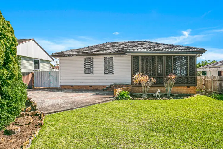 16 McCabe Street, Warilla NSW 2528