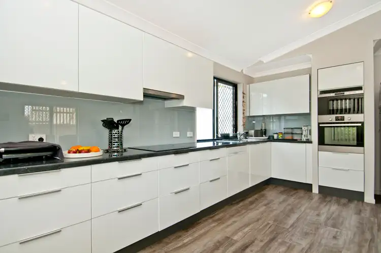 13 Lyrebird Street, Loganlea QLD 4131