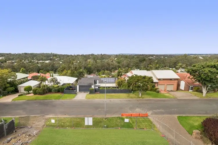 30 Hakea Crescent, Chapel Hill QLD 4069