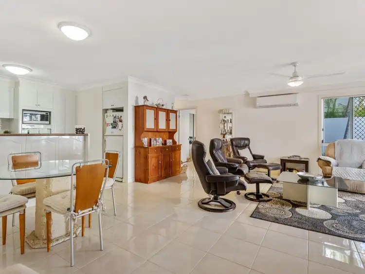 2/100 Cotlew Street East 'Adelphi Springs', Southport QLD 4215