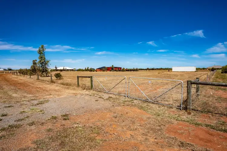 149 Eastlyn Drive, Deepdale WA 6532