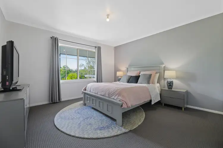 Sixth view of Homely house listing, 8 Green Valley Drive, Drouin VIC 3818